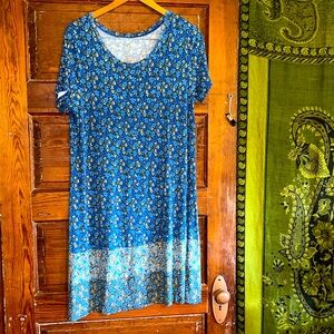 Size L t-shirt dress at Johns bay